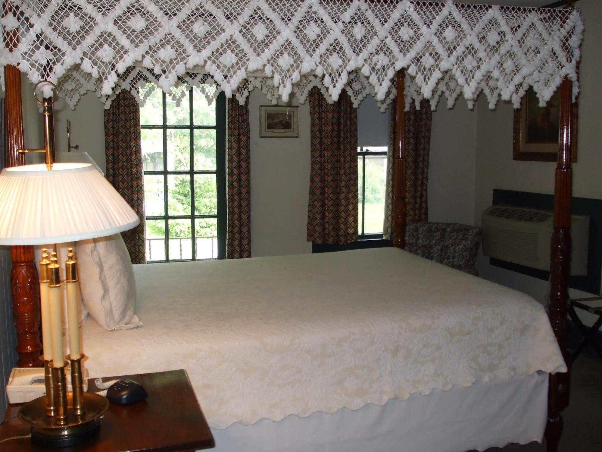 Wayside Inn Middletown Exteriör bild